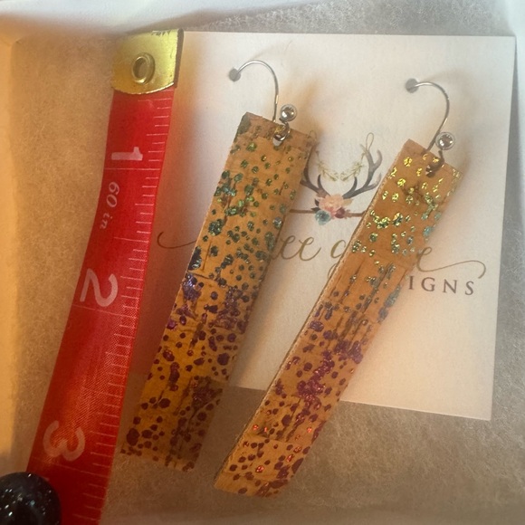Averee  Grace Designs Multicolor cork earrings. Boutique - Picture 3 of 3